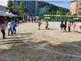 놀이 한마당과 벼베기 체험으로 하나 되는 축제 (대전보운초) 기사 이미지