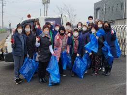 강화군 길상면 새마을부녀회, 설맞이 환경정화 활동 전개 기사 이미지