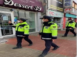 익산署 신동지구대, 명절 대비 경찰관 기동대 합동 예방 활동 강화   기사 이미지