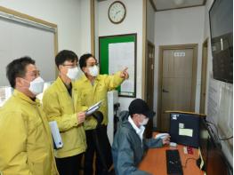 엄태항 봉화군수, 가축전염병 방역 현장 찾아 빈틈없는 차단 총력 당부 기사 이미지