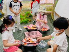 용인 신갈초병설유치원, 호기심 반짝 상상력 쑥쑥 '오감 테마 체험 놀이' 기사 이미지