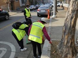 고양특례시 백석1동, 깨끗한 마을 조성을 위한 환경정화 활동 실시 기사 이미지