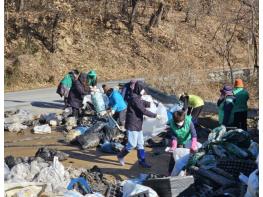 아산시 음봉면 새마을지도자협의회, 하반기 영농폐기물 집중 수거 기사 이미지