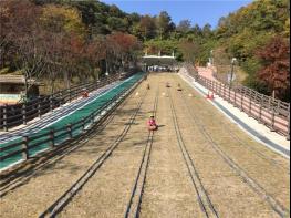 창녕군 산토끼노래동산 레일썰매장 시범 운영 기사 이미지