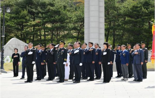 경북도, 호국영령의 정신을 기리는 현충일 추념식 개최 기사 이미지
