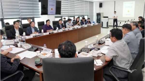 전북자치도의회, 이차전지산업 육성 위한 기업 간담회 개최 기사 이미지