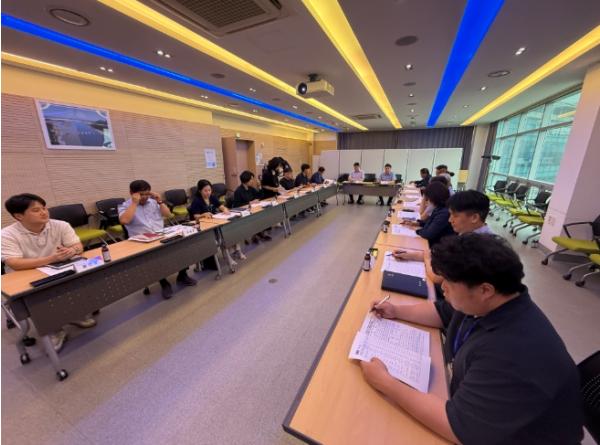 경남도, 낙동강 녹조 비상대응체계 본격 가동… 시군 회의 열어 협력 방안 마련 기사 이미지