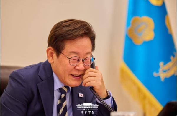 이재명 대통령, 베르디무하메도프 투르크메니스탄 대통령과 첫 통화 기사 이미지