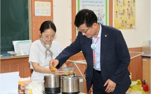윤건영 교육감, 큰학교–작은학교 간 공동교육과정은 모두의 성장을 위한 상생의 교육 기사 이미지