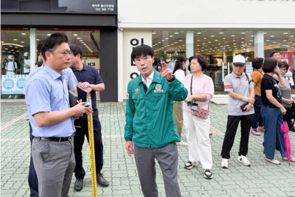 울산시의회 백현조 산업건설위원장, 스마트 버스 정류장 설치 관련 현장 목소리 청취 기사 이미지