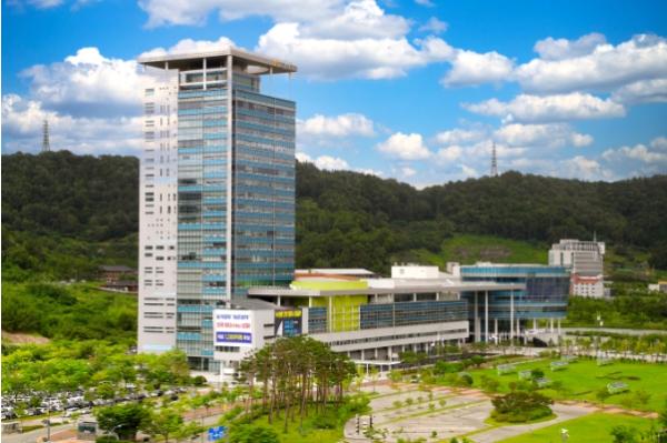 전남도, 블랙록의 재생에너지 기반 AI 데이터센터 유치 발벗고 나서 기사 이미지