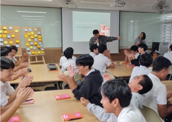 제주도교육청 한림중, 김동식 작가와의 만남 북콘서트 개최 기사 이미지