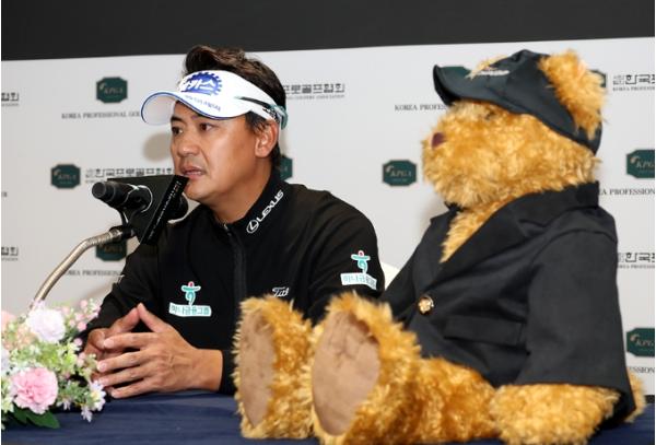 [KPGA 투어챔피언십 in JEJU] 1R. 공동 선두 박상현 인터뷰 기사 이미지