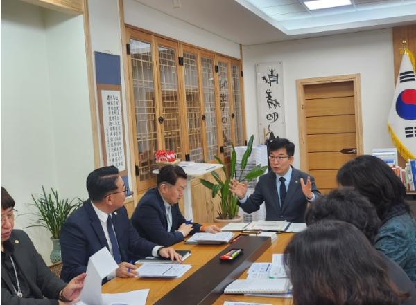 충북교육청, 동료직원 비보에 깊은 애도...조직 안정 최우선 기사 이미지