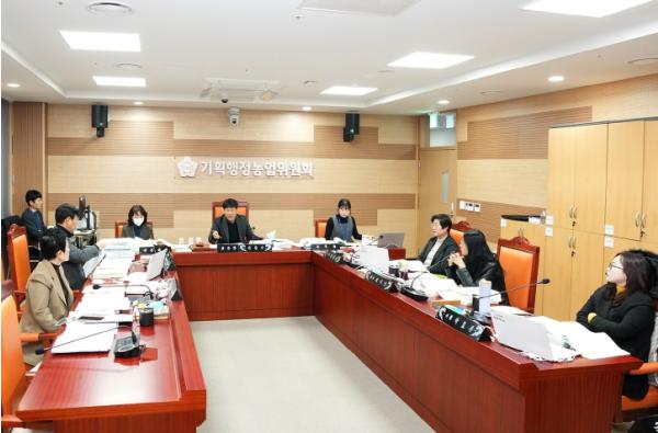 아산시의회 기획행정농업위원회, 2026년도 예산안 심사 기사 이미지