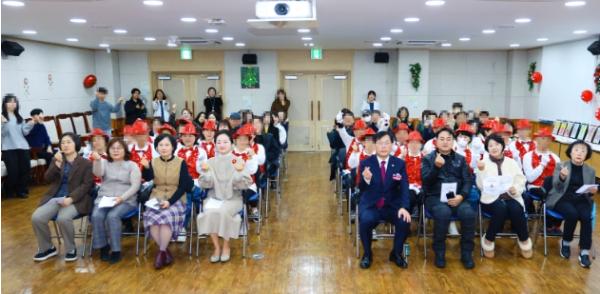 인천 중구, ‘구립 치매전담형 주간보호센터 송년회’ 성황리 개최 기사 이미지