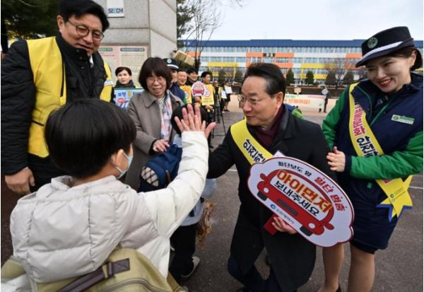 인천시, 신학기 맞아 어린이 교통안전 캠페인 실시 기사 이미지