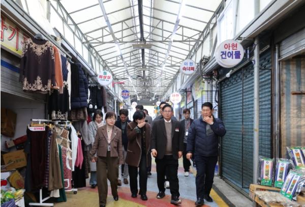 마포구 지붕 옷 갈아입은 아현시장, 더욱 안전하고 쾌적하게 태어나다 기사 이미지