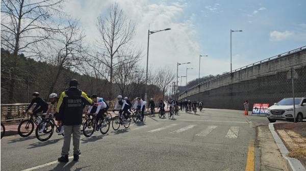 대전의용소방대, 3·1절 자전거대행진 현장서 시민 안전 책임져 기사 이미지