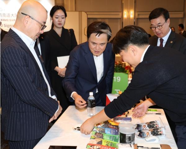 충남 관광객 4000만 시대…친절 서비스로 상승세 잇는다 기사 이미지