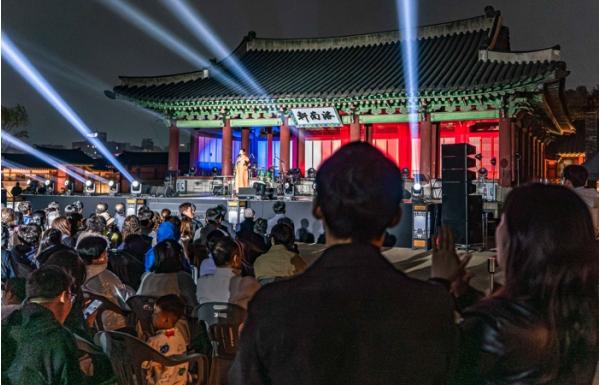 수원시 화성행궁 야간개장 ‘달빛화담, 花談’개막공연 기사 이미지