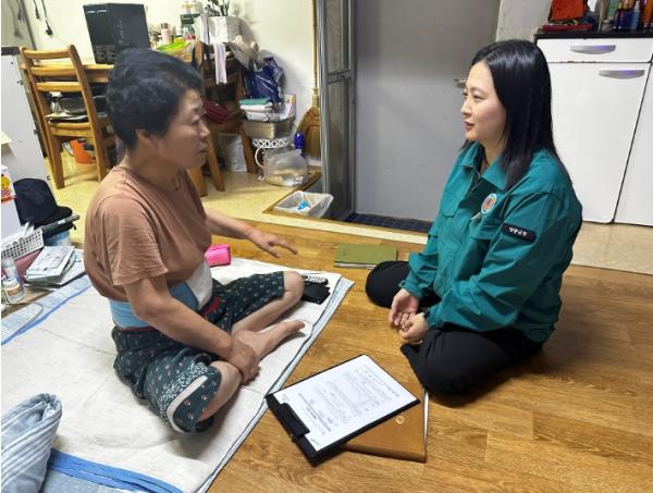 영동군, 폭염 취약노인 보호대책 강화… 독거노인 안부부터 무더위쉼터까지 촘촘히 기사 이미지