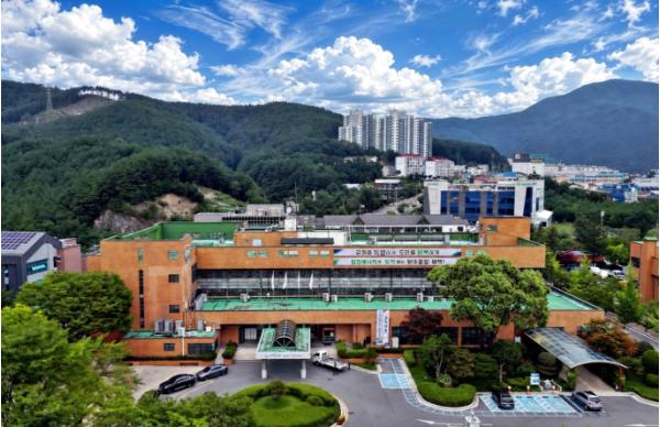태백시, 한국열린사이버대학교와 산업체 위탁교육 및 상호협력 업무협약 체결 기사 이미지